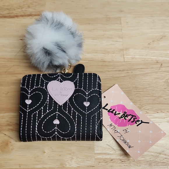 Betsey Johnson Black and Pink Heart Wallet 4 X 3 1/2 IncheS - Picture 3 of 9